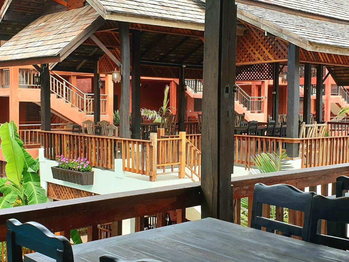 Rainforest Huahin Village Hotel Exteriör bild